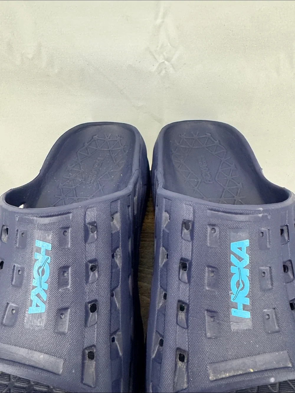 Hoka Mens ORA Recovery Slides Sandals in Navy w/ Light Blue, sz 10